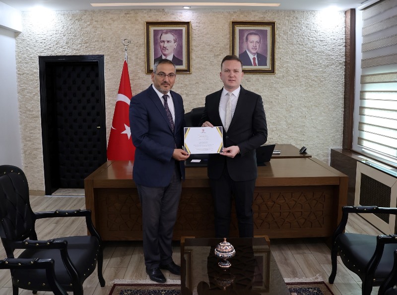Sayın Kaymakamımız Mehmet Sadık KILIÇ, Kurban Vekâletini Diyanet Vakfı’na Verdi.